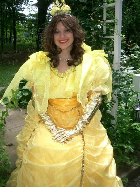 Nicole- Princess Bell show performer, Princesses New Jersey, princess show for birthday girl, sings original birthday song and princess songs, includes scented silk rose, souvenir tiara, children's magic show, singing, dancing, treasure hunt, animal balloons for kids