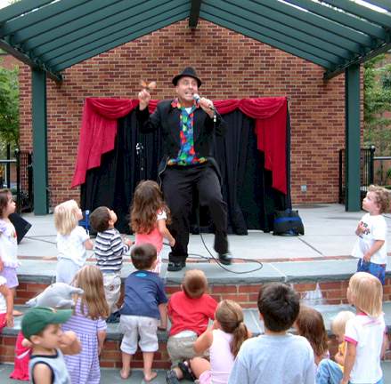 Oliver- NJ Puppet shows for kids parties, preschools, school programs, corporate events stage shows, festivals, NJ puppet theater for children's parties, preschoolers, school programs, stage shows, and corporate events, for all ages