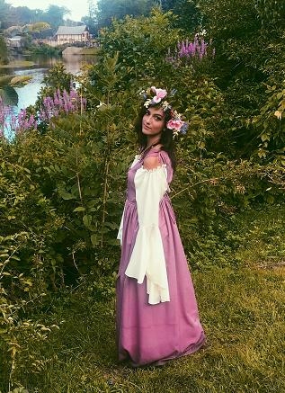 Allegra- enchanted oracle card reader actress, fortuneteller entertainer, great for Halloween parties