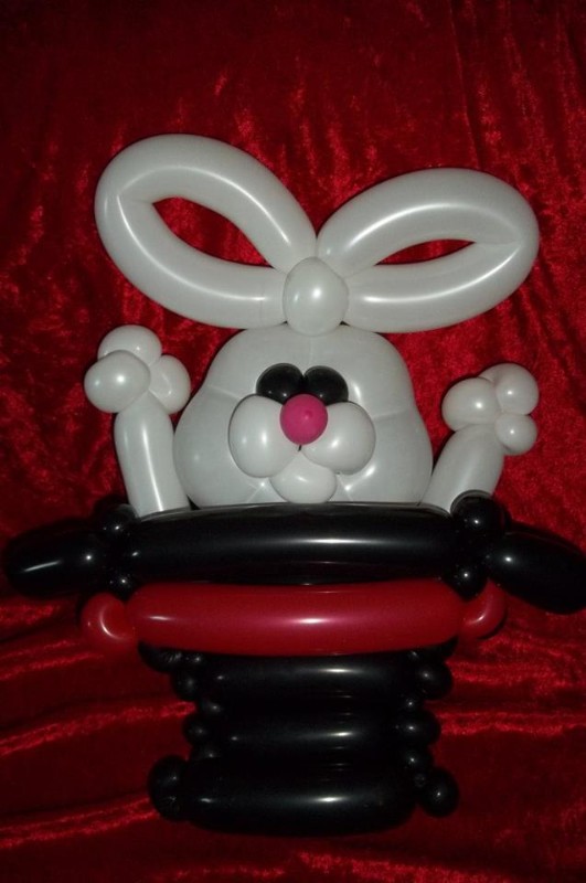 Best balloon sculptures for kids with optional Magician show