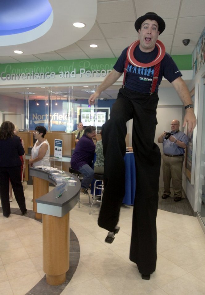 Variety Entertainer Jugglers Stilt Walkers for corporate promo and events, grand openings, open house, strolling variety entertainment for all ages (kids, teens and adults), NJ corporate Juggler Stilt Walking